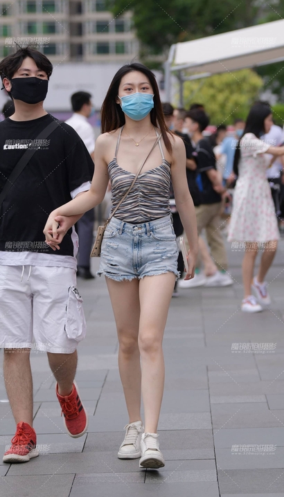 一位身材完美的极品热裤宽臀女孩[BA-221S]