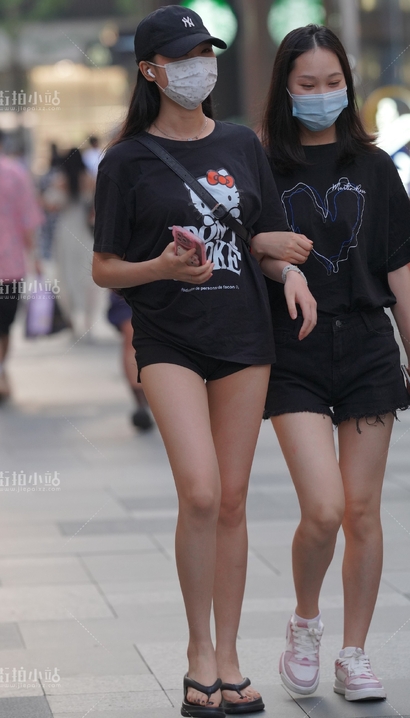 抓拍温婉娴淑的极品热裤美臀女神[CB-C471]