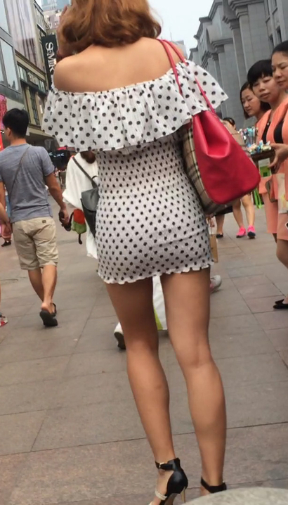 【视频】街拍仪态万千的极品包臀裙长腿女生[ZP-6V52]