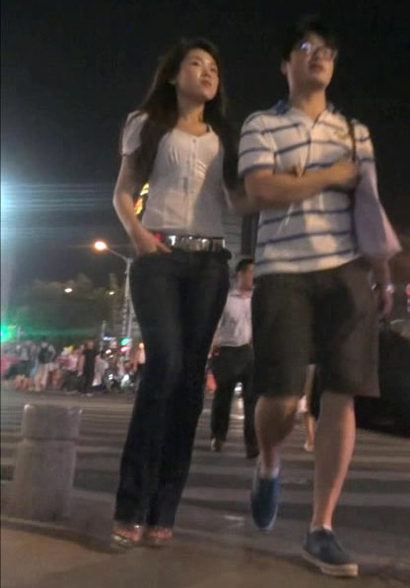【视频】偶遇身段迷人的时尚个性服饰长腿美眉[RN-2EN4]