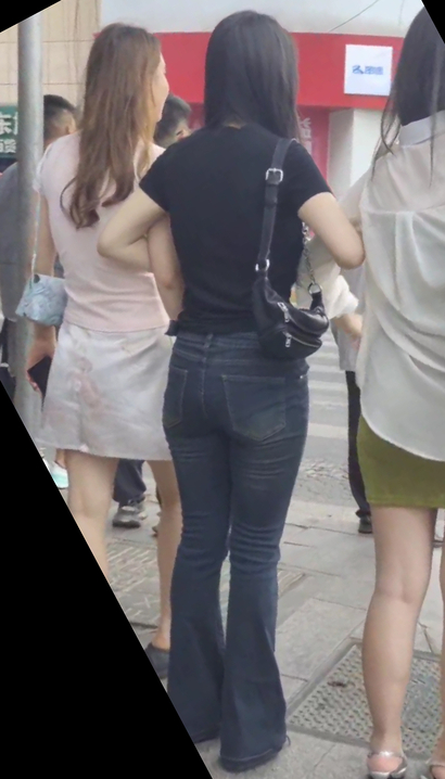 【视频】一位温婉可人的时尚牛仔裤宽臀女生[GF-8YG3]