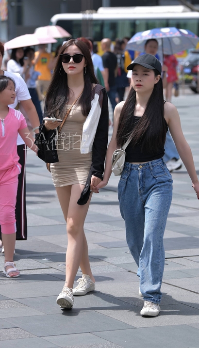偶遇桃羞杏让的小清新超短裙翘臀御姐[RL-235L]
