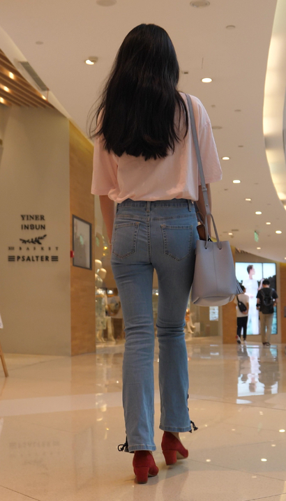 【视频】一个靡颜腻理的前卫精美衣着丰臀美女[KZ-I7XV]