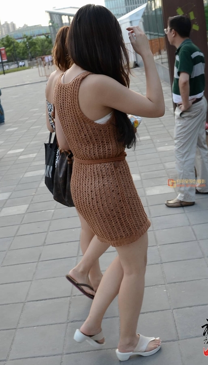 偶遇气质出众的前卫裙子大长腿美女[JW-8MPJ]