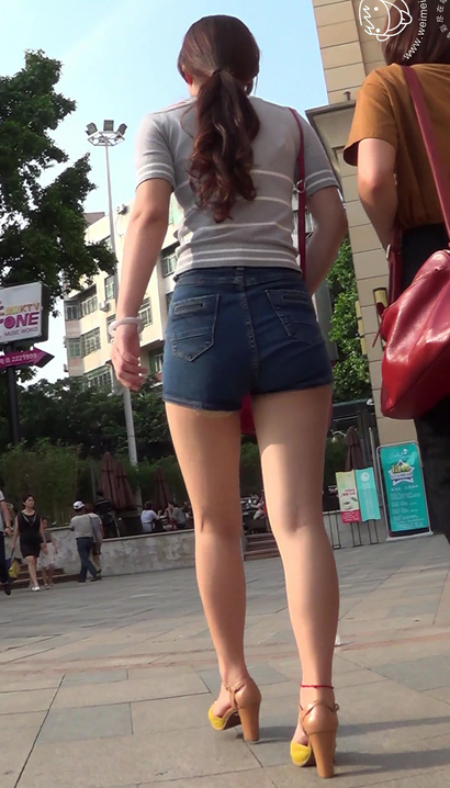 【视频】抓拍温香艳玉的前卫个性着装长腿女生[UL-K46H]