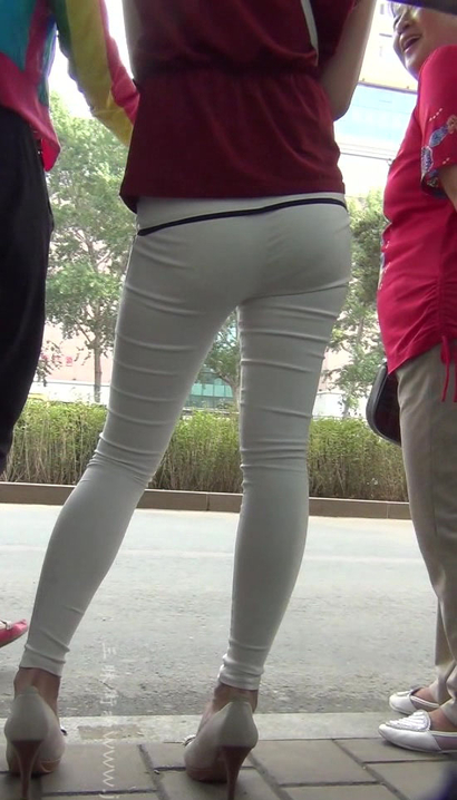 【视频】一个天生丽质的极品个性衣着翘臀女孩[OV-SUHF]