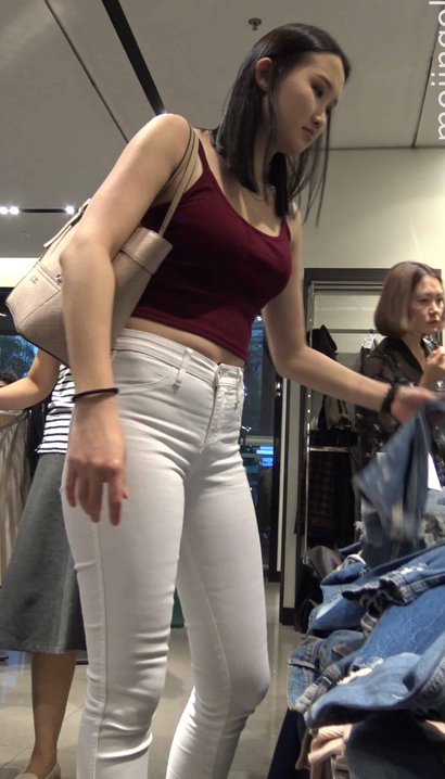 【视频】一个金枝玉叶的小清新清雅衣着丰臀女生[VZ-7V2W]