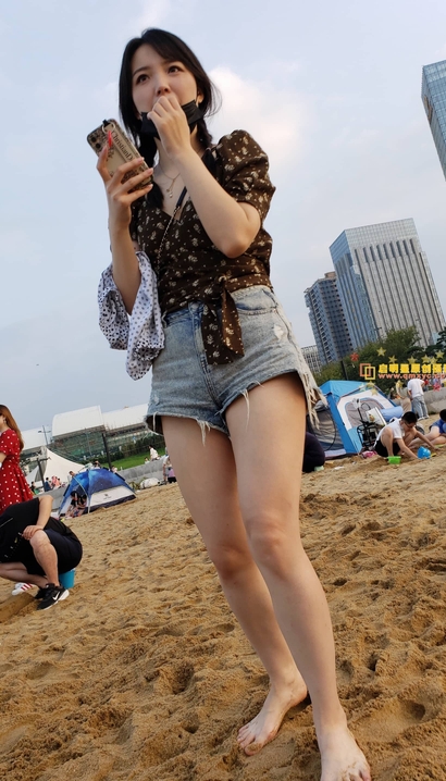一个天生丽质的潮流热裤圆臀女神[DR-PR7T]