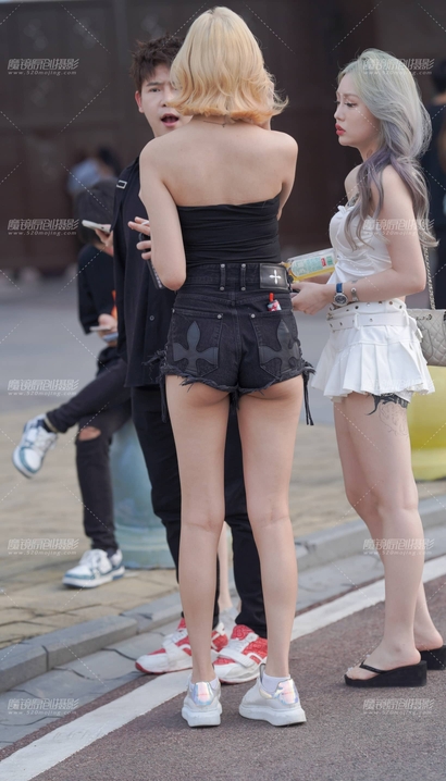 街拍美丽贤淑的极品热裤长腿女孩[AR-28O7]