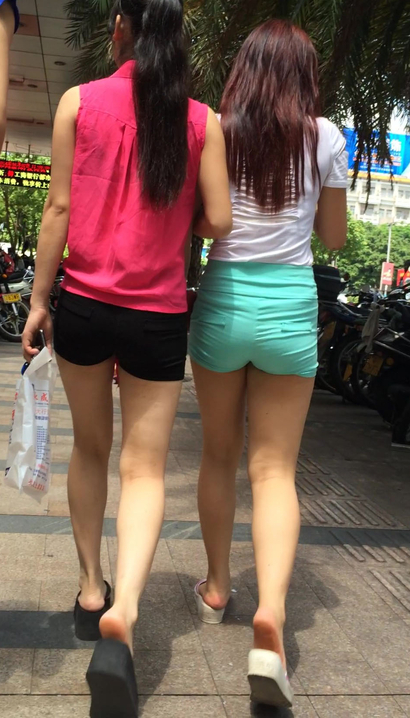 【视频】偶遇小家碧玉的小清新精美装扮圆臀女孩[KN-ITR5]