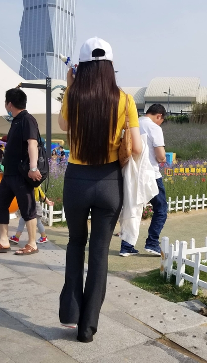 偶遇美目盼兮的潮流紧身裤长腿御姐[HI-I4O0]