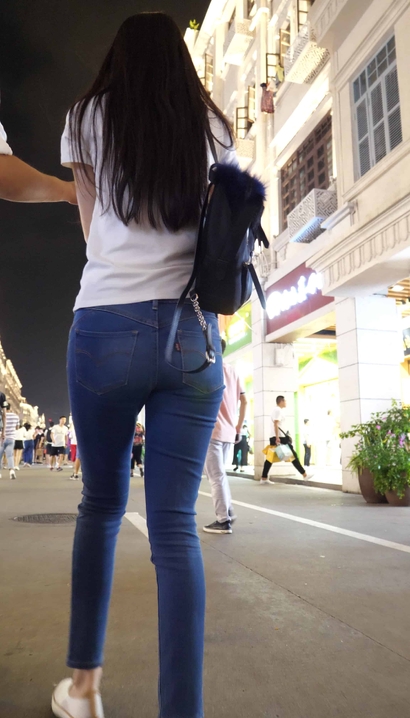 【视频】偶遇天生丽质的时尚精致装束长腿女孩[XN-0A8R]
